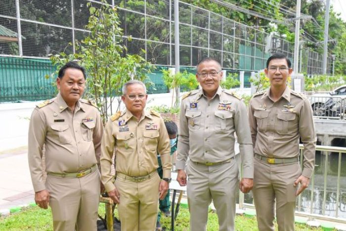 ผู้ว่าการรถไฟฯ ลงพื้นที่ติดตามการพัฒนาคลองเปรมประชากร พร้อมสำรวจปัญหาบริเวณรอบสถานีรถไฟฟ้าสายสีแดง สถานีดอนเมือง สั่งเร่งปรับภูมิทัศน์และจัดระเบียบพื้นที่โดยรอบ เพื่อความปลอดภัย ยกระดับคุณภาพชีวิตให้กับประชาชนอย่างยั่งยืน