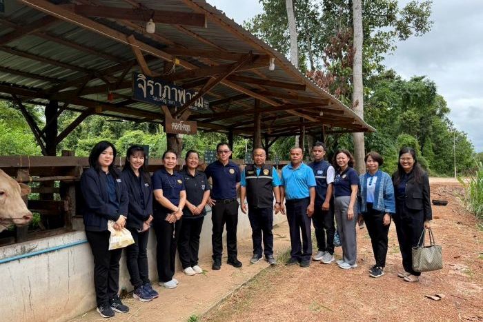 สนค. ลงพื้นที่สกลนคร เมืองปศุสัตว์ แหล่งผลิตเนื้อโคขุนและน้ำนมโคคุณภาพสูง แนะส่งเสริมการบริโภคในประเทศ ให้เกษตรกรสามารถประกอบอาชีพ เพื่อความมั่นคงทางอาหารของไทย