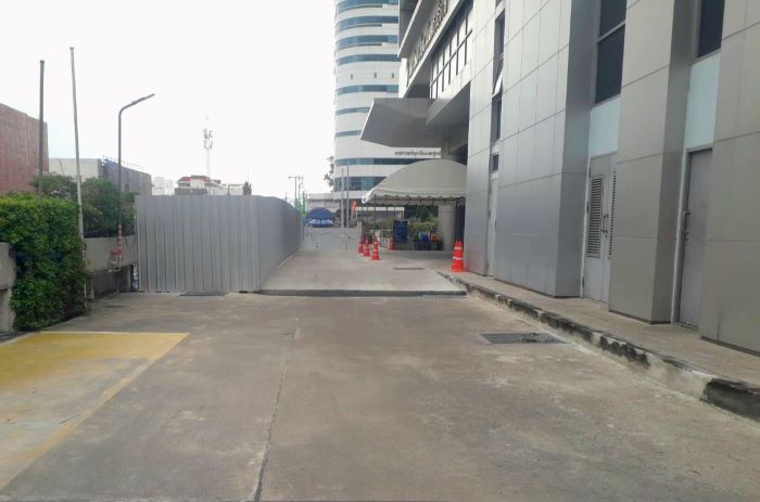 รฟม.  อัปเดต ก่อสร้างทางลาดชั่วคราว หน้าอาคารทีปังกรรัศมีโชติ รพ.วชิรพยาบาล แล้วเสร็จ พร้อมตรวจสอบการทรุดตัวรอบพื้นที่และตรวจวัดค่าระดับน้ำใต้ดินอย่างต่อเนื่อง
