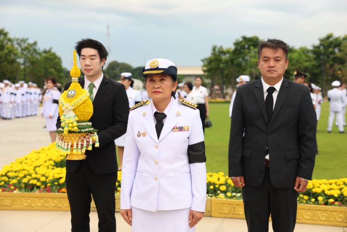 ธ.ก.ส. ร่วมพิธีวางพานพุ่มถวายบังคม เนื่องในวันคล้ายวันพระบรมราชสมภพ พระบาทสมเด็จพระบรมชนกาธิเบศร มหาภูมิพลอดุลยเดชมหาราช บรมนาถบพิตร