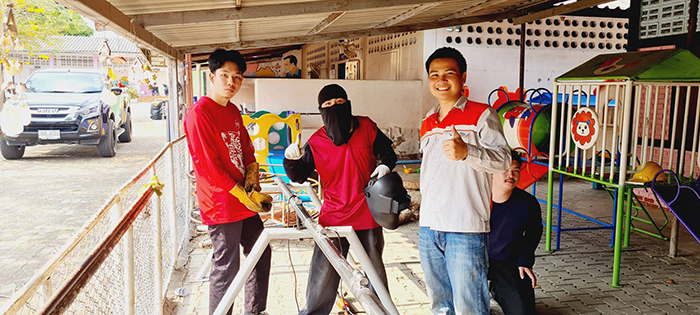 เติมยิ้มให้โรงเรียน! ครูช่างจิตอาสา  มทร.ล้านนา ลุยปรับปรุงสนามเด็กเล่น-ภูมิทัศน์ รร.บ้านห้วยม่วง สานฝันการเรียนรู้ให้น้องๆ