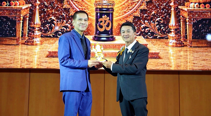 ‘อาร์ต วศิน’ ผู้บริหารรถไฟฟ้า ร.ฟ.ท. ผงาดรับรางวัล ‘ศิลปินดีเด่น’ ประจำปี 2569 ตอกย้ำความสำเร็จรอบด้าน