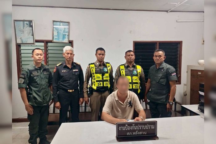 กรมการขนส่งทางบก ประสานตำรวจรวบรถบรรทุกจีนวิ่งนอกเส้นทางโผล่ล้งทุเรียนชุมพร เปรียบเทียบปรับ - สั่งกลับเส้นทางที่อนุญาตทันที ย้ำเข้มงวดความตกลง GMS